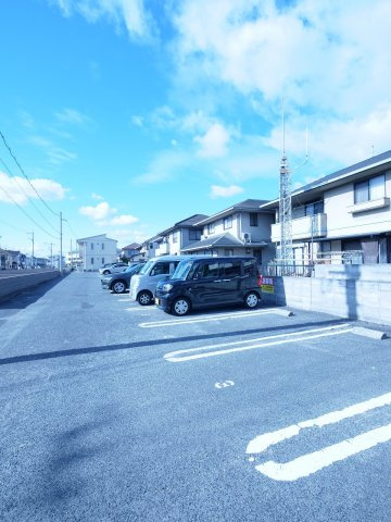 ロジュマン福田の駐車場