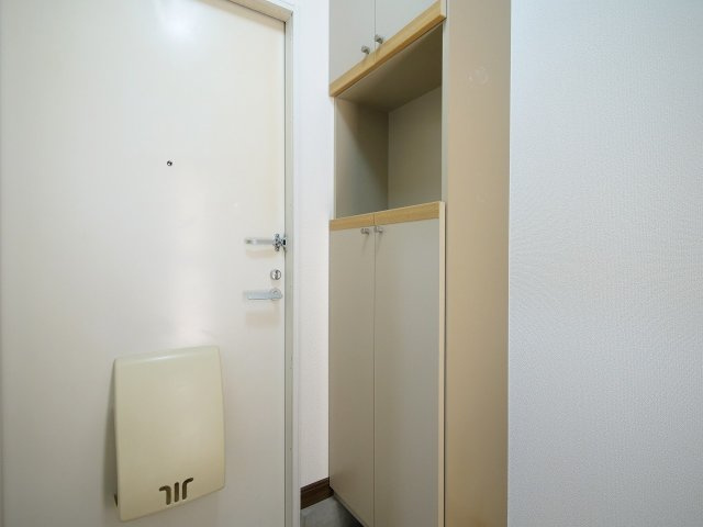 ロジュマン福田の玄関