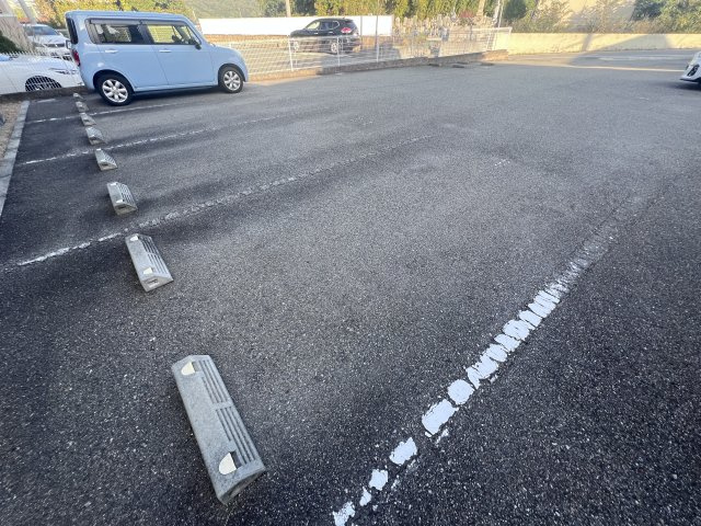 ローテローゼ大塚の駐車場