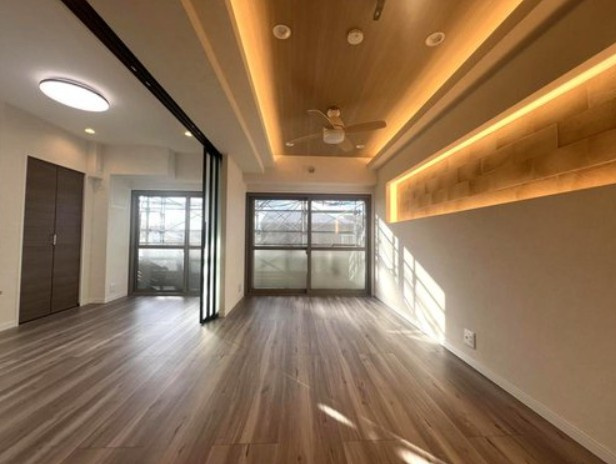 【居間・リビング】 | パーソナルハイツ飛鳥山 | 光と風があふれる開放的なリビングダイニングには自然と家族みんなが集まってきます。