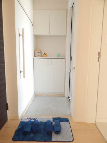 ボヌールK　B棟の玄関|収納もある玄関です