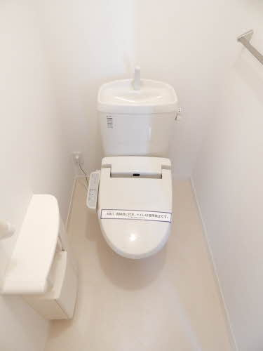 ボヌールK　B棟のトイレ|シンプルで使いやすいトイレです
