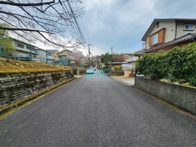 【前面道路含む現地写真】 | 比叡平３丁目
