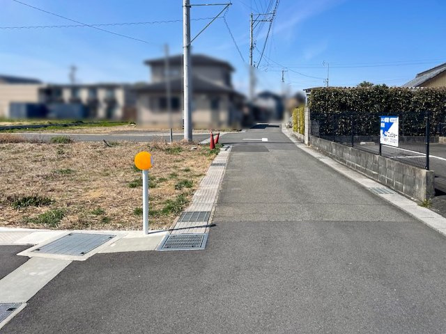 鈴鹿市東玉垣町の前面道路含む現地写真