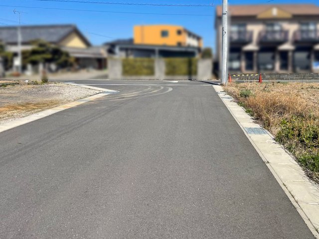 鈴鹿市東玉垣町の前面道路含む現地写真