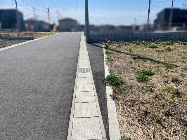 鈴鹿市東玉垣町の前面道路含む現地写真
