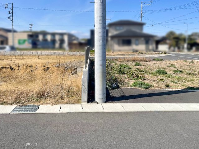 鈴鹿市東玉垣町の前面道路含む現地写真