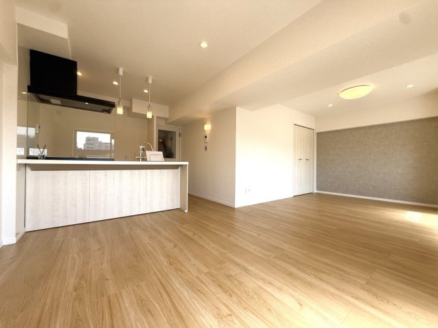 七小レックスマンションの居間・リビング|使いやすい居間です