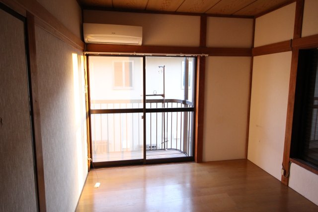 古河市桜町の洋室|2階西側洋室　6帖　エアコン付です。