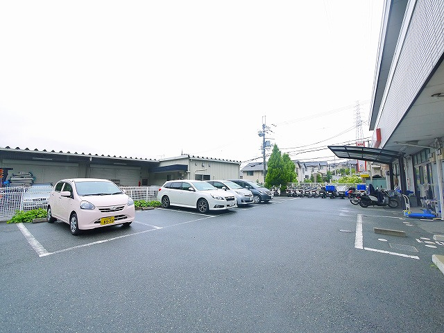 ソレアード白庭の駐車場|駐車場完備です