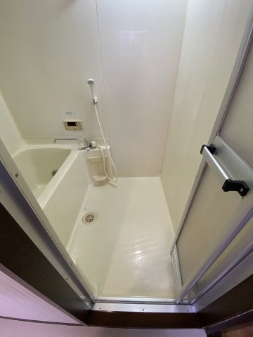 ロイヤル谷津の浴室