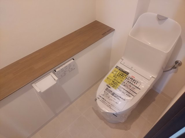 ラ・ビスタ宝塚ウエストウイング二番館のトイレ|温水洗浄便座付き