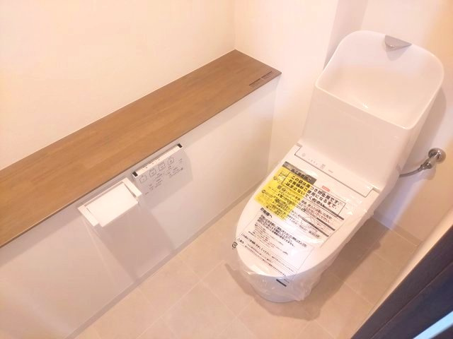 ラ・ビスタ宝塚ウエストウイング二番館のトイレ|温水洗浄便座付き