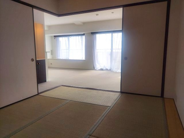 ラ・ビスタ宝塚ウエストウイング二番館の和室|和室約6帖