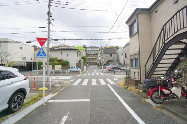赤羽西４　戸建の前面道路含む現地写真|☆接道状況☆
東側公道　幅員約6.0m　間口約4.9m