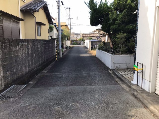 和歌山市和歌浦西1丁目・土地・127520の前面道路含む現地写真