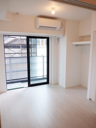 REFRAME 5 Iriyaの寝室