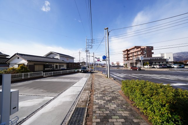 ROOTS高橋場町の駐車場|普通車4台並列駐車可能！