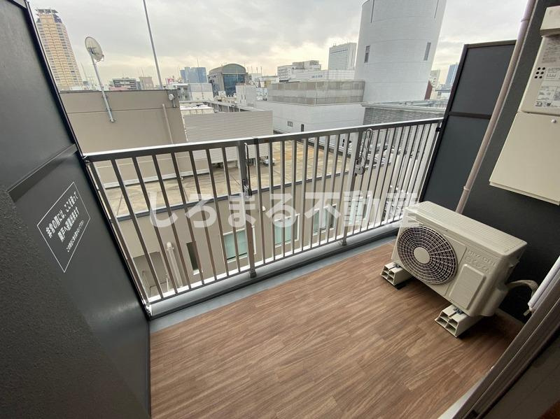 コンフォリア心斎橋EASTのバルコニー