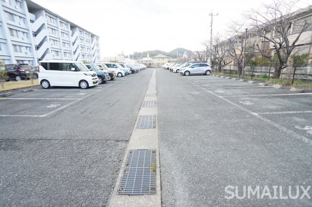 熊本市西区春日７丁目の賃貸マンションの駐車場