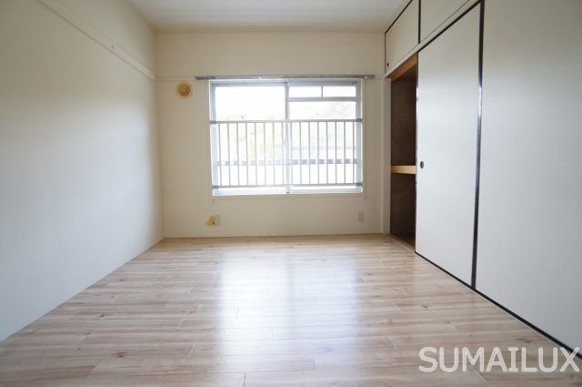 熊本市西区春日７丁目の賃貸マンションの洋室