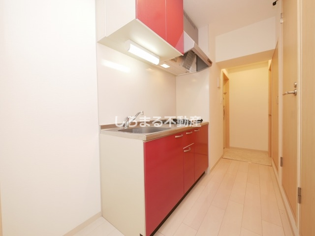 アーバンフラッツ心斎橋　【旧Ｌａ　Ｄｏｕｃｅｕｒ心斎橋】のキッチン