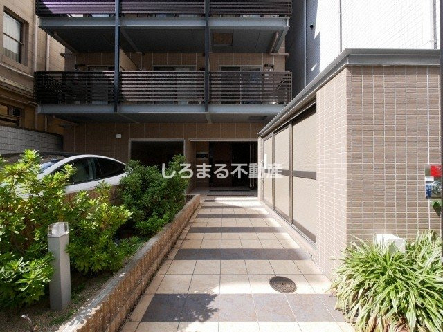 アーバンフラッツ心斎橋　【旧Ｌａ　Ｄｏｕｃｅｕｒ心斎橋】のエントランス