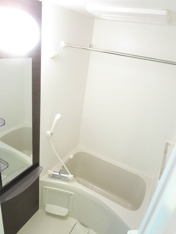 リブリ・ソレーユ はつみの浴室