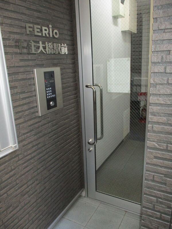 FERIO千住大橋駅前のエントランス