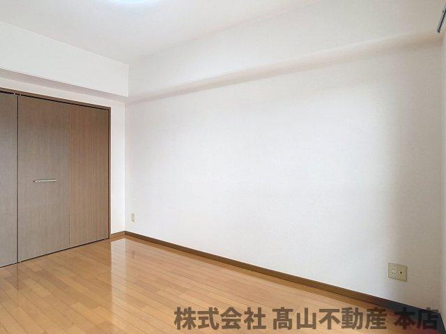 アルベール石丸の洋室