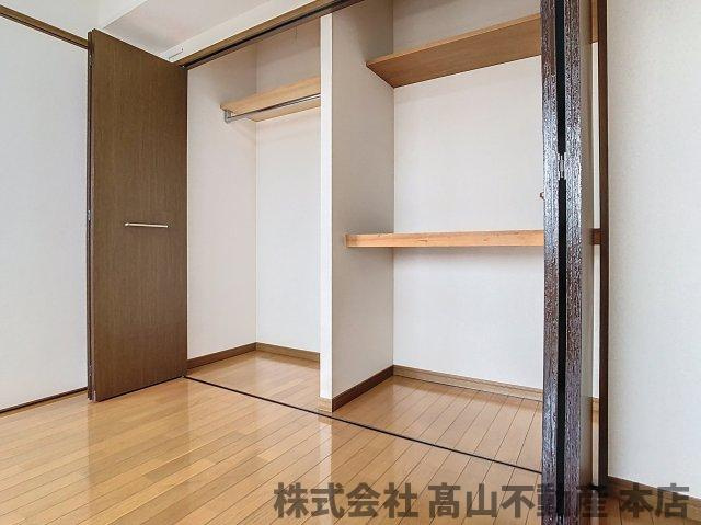 アルベール石丸の収納