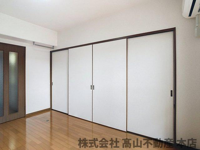 アルベール石丸の居間・リビング