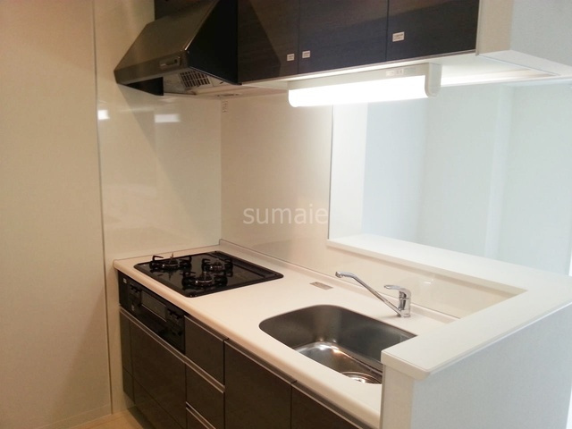 プリマステラのキッチン|3口ガスコンロの対面キッチンです☆