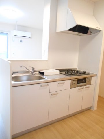 ヴィラ プリュネ Ｂ棟のキッチン|システムキッチン