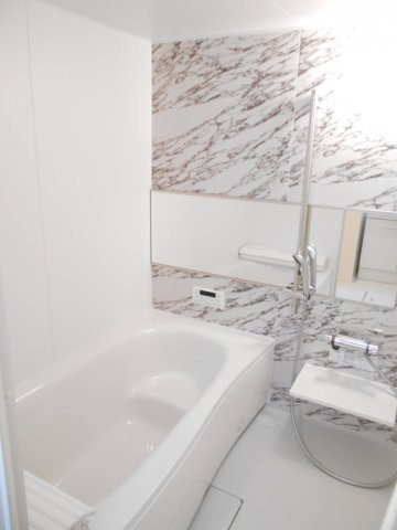 ヴィラ プリュネ Ｂ棟の浴室|浴室