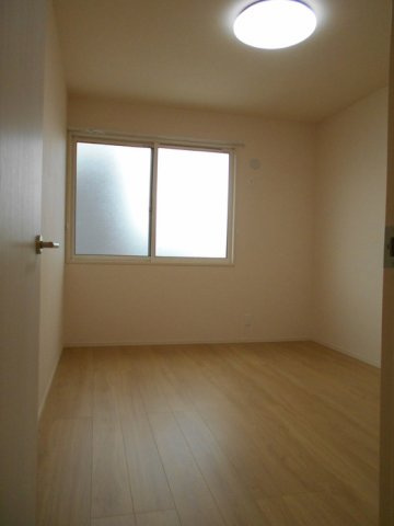 ヴィラ プリュネ Ｂ棟の寝室|洋室