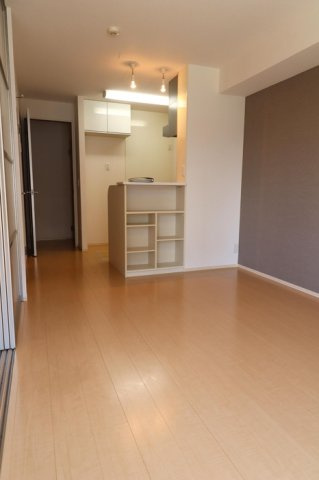 府中市四谷１丁目のアパートの洋室