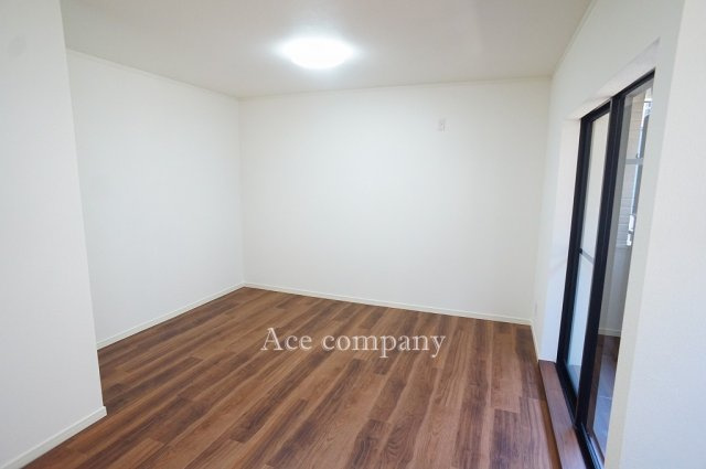 【居間・リビング】 | 鶴見区鶴見1丁目 | 【LDK：約16帖】