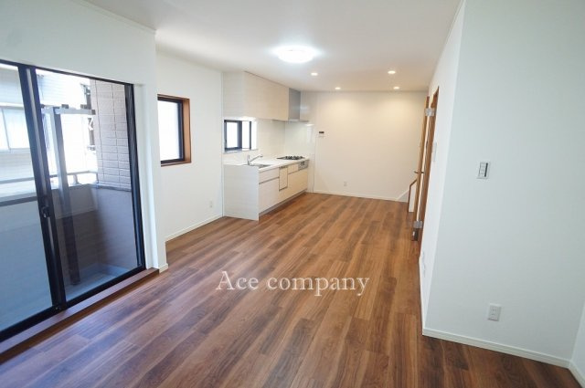 【居間・リビング】 | 鶴見区鶴見1丁目 | 【LDK：約16帖】