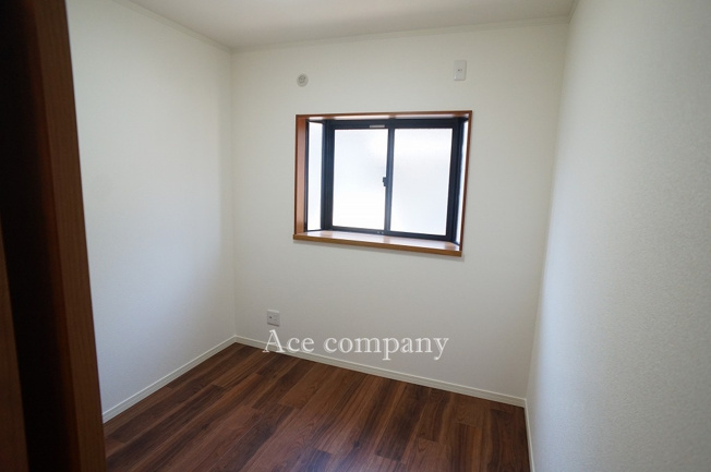 【子供部屋】 | 鶴見区鶴見1丁目 | 【3階：洋室4帖】出窓付きです☆