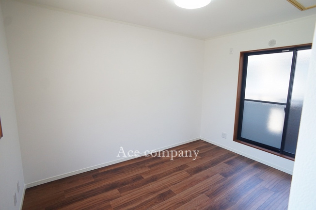 【寝室】 | 鶴見区鶴見1丁目 | 【3階：洋室6.5帖】バルコニーに面したお部屋です☆