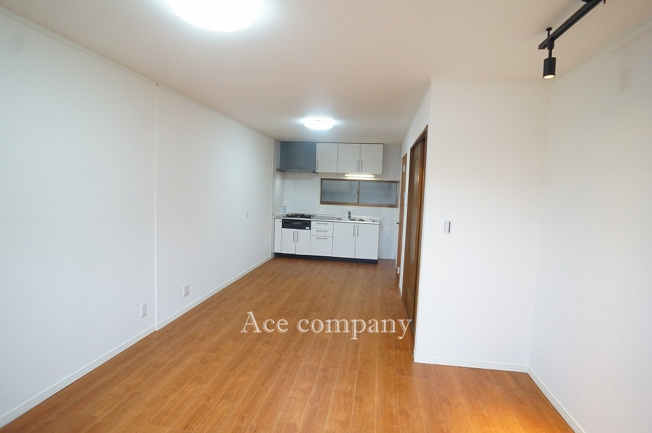 【居間・リビング】 | 東大阪市若江南町2丁目 | 【LDK：約14.2帖】