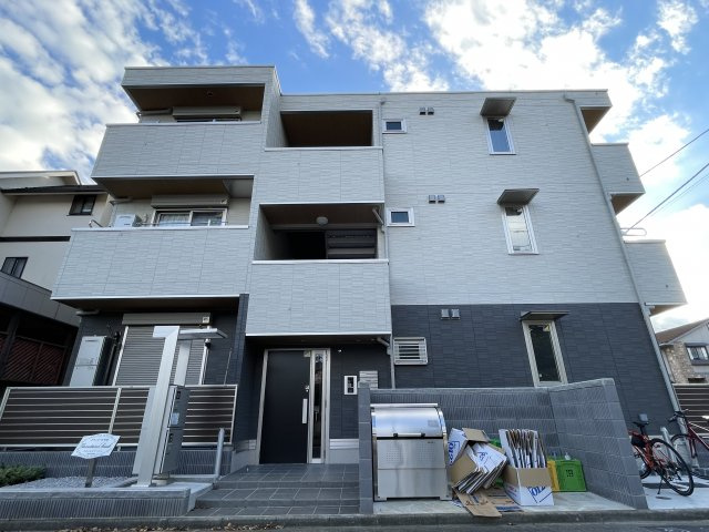 多摩市東寺方１丁目のアパート