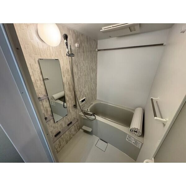 シャルムS岡崎の浴室