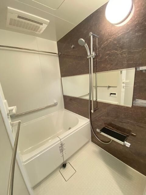 メイクス上野の浴室