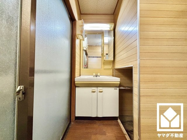 伏見区深草仙石屋敷町の独立洗面台