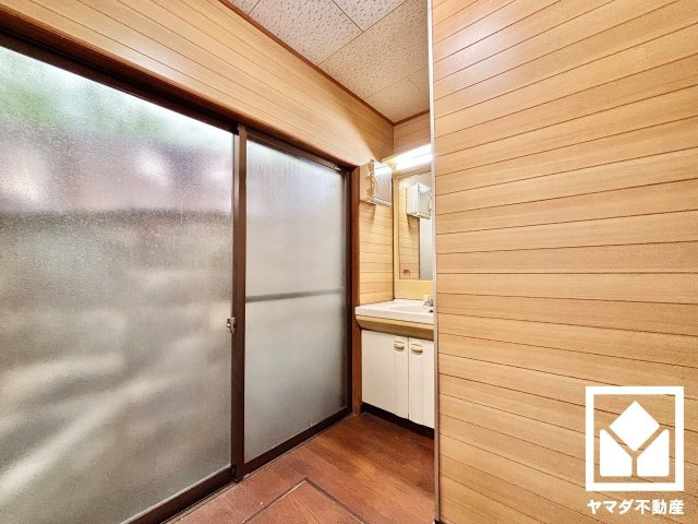 伏見区深草仙石屋敷町の洗面所