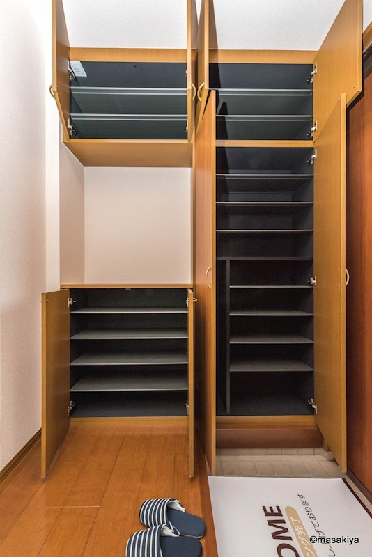 グリーンコート上松の玄関|下駄箱