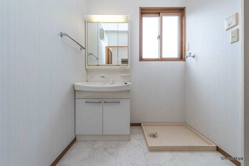 グリーンコート上松の洗面所|洗面・脱衣　シャンプードレッサー付き。