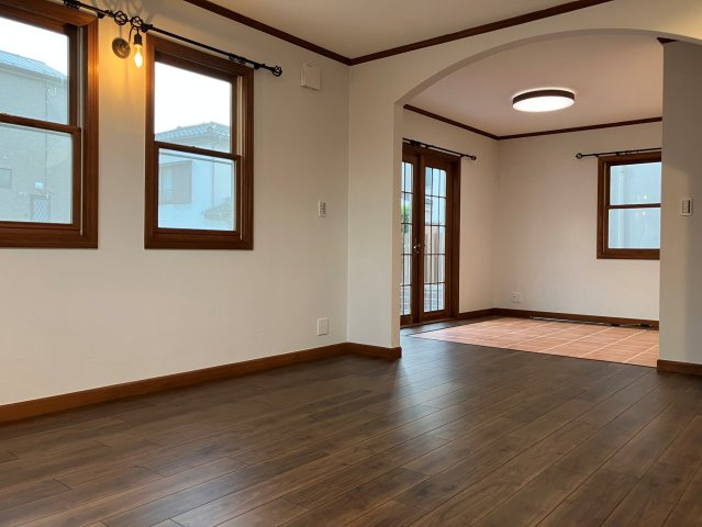 草加市金明町戸建②の居間・リビング